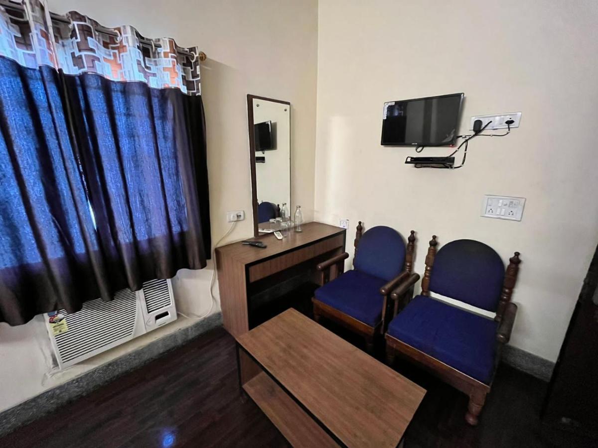 Hotel Chandra ジャムシェードプル エクステリア 写真