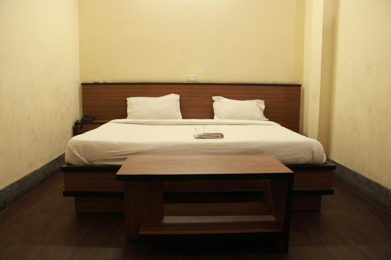 Hotel Chandra ジャムシェードプル エクステリア 写真
